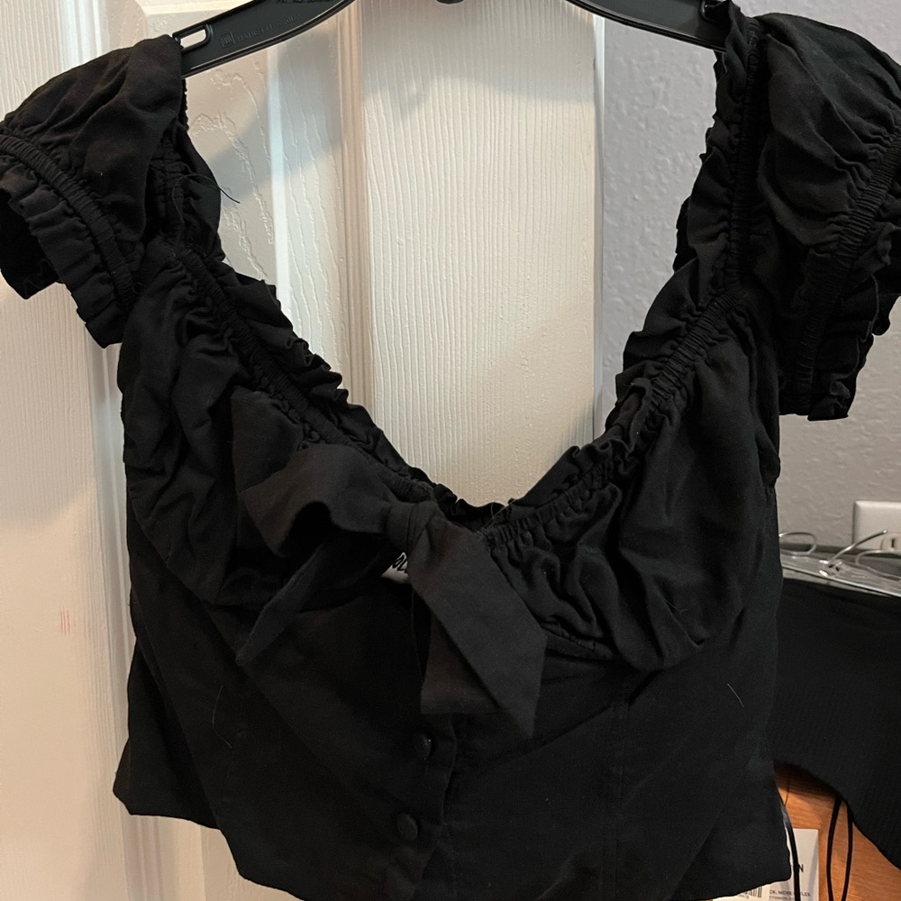 black going out top